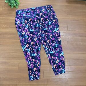 Livi Active leopard legging size 26/28